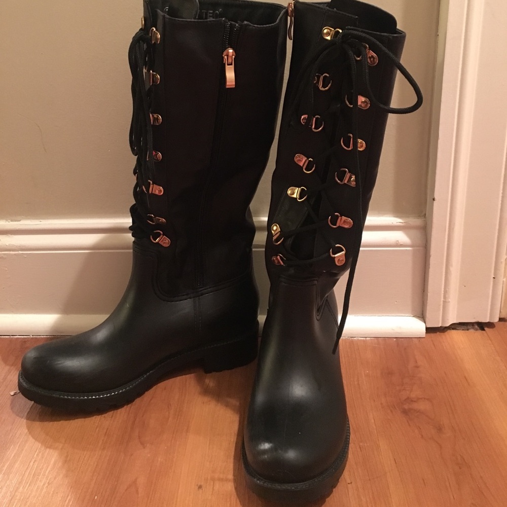 Black lace up rain boots