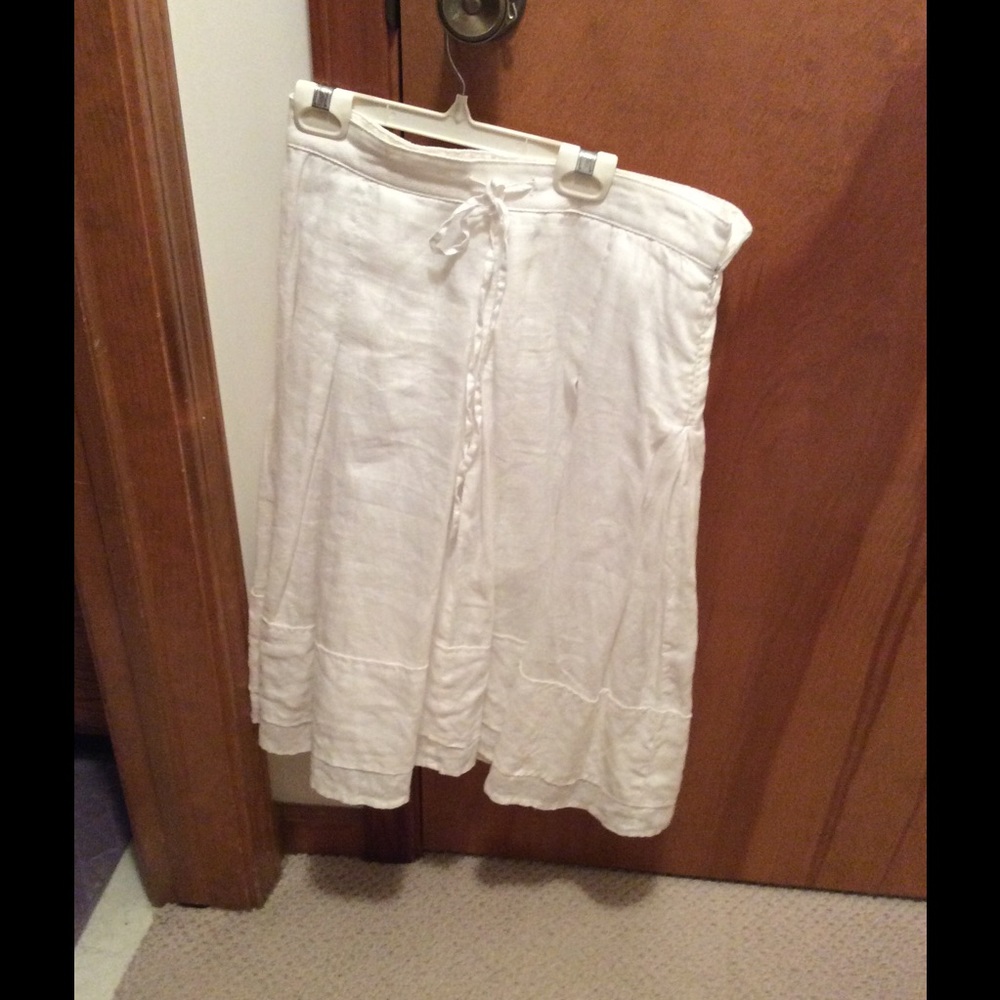 Cute Banana Republic Skirt Size Small or 4!