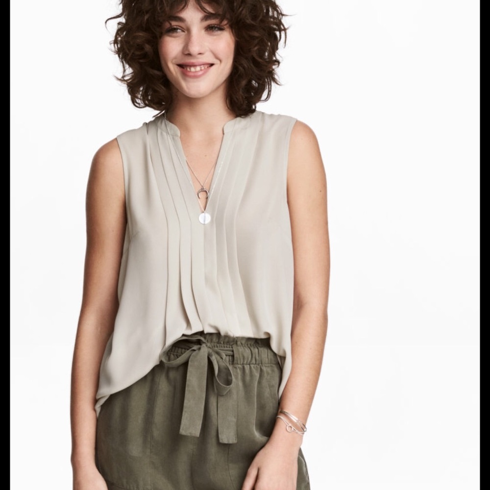 HM  Nude sleeveless blouse
