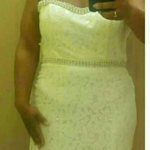 Ivory lace wedding dress