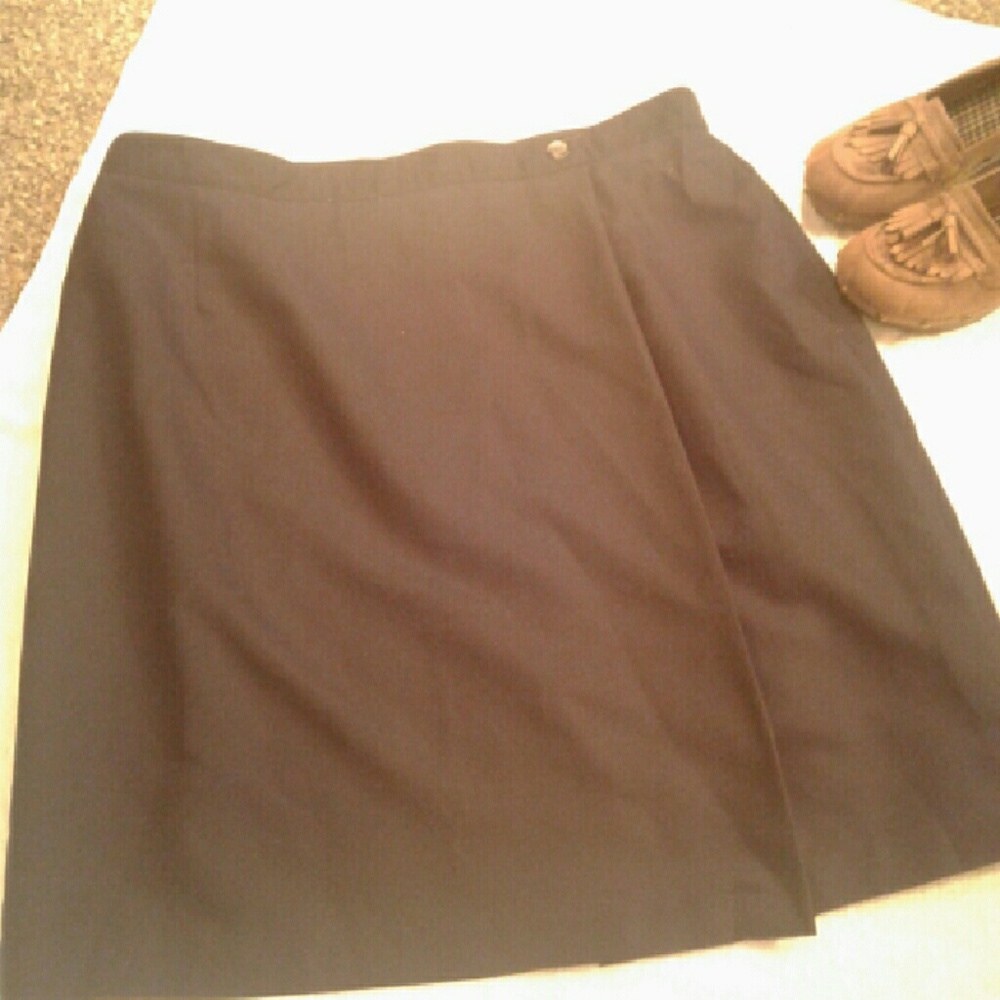 💕"HOST PICK"💕5/14/17 Black - FAUX WRAP SKIRT