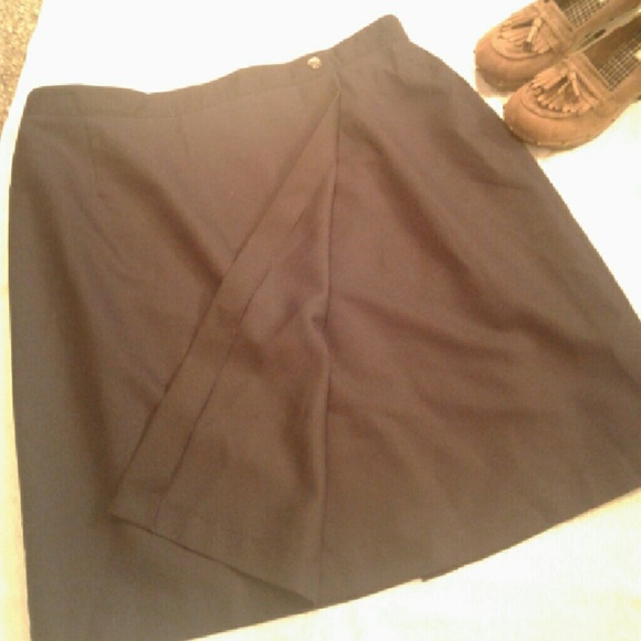 💕"HOST PICK"💕5/14/17 Black - FAUX WRAP SKIRT - Picture 2 of 3