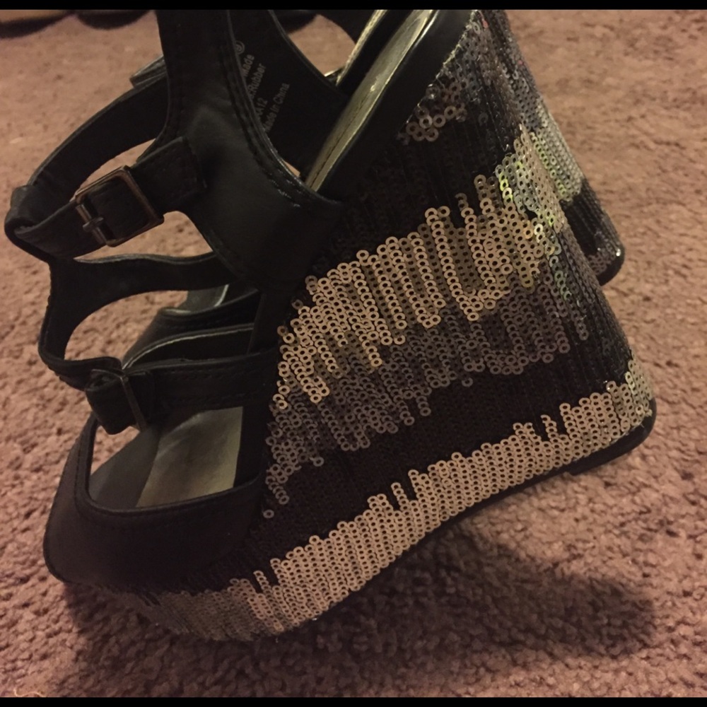 Wedge shoe worn a few times