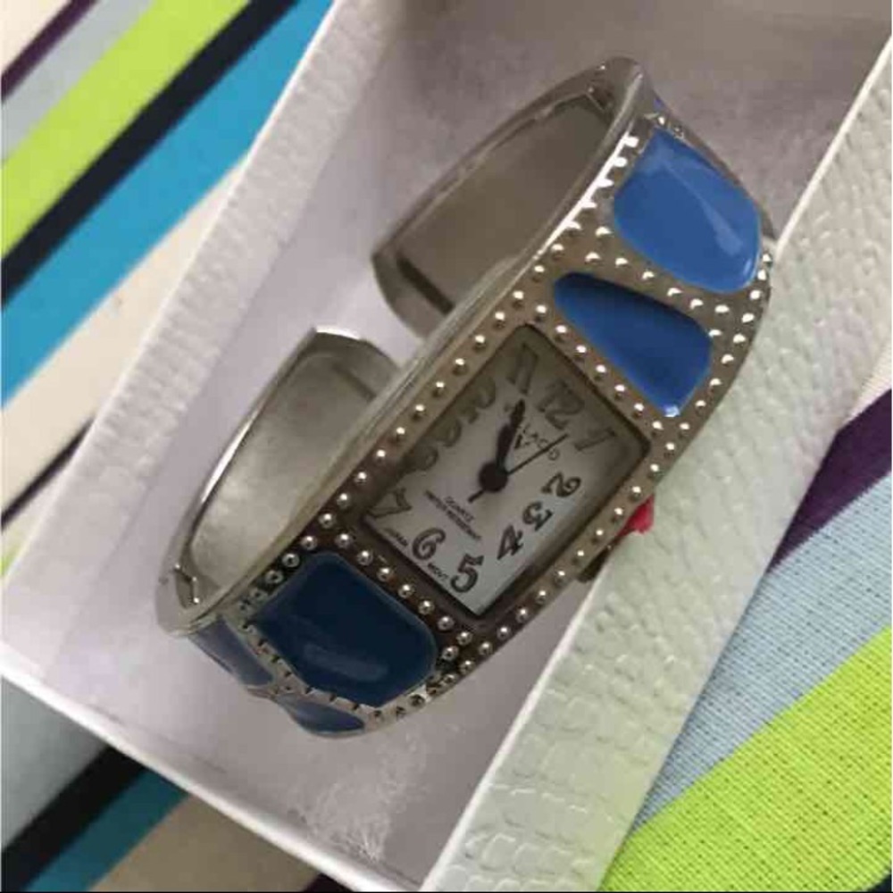 Blue bracelet watch