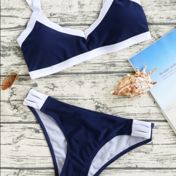 Bikini set - Picture 1 of 3