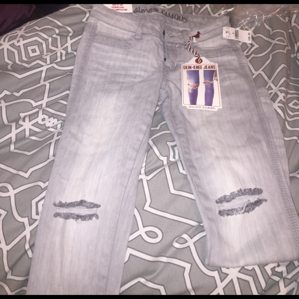 Cute light grey colored jeans 😀