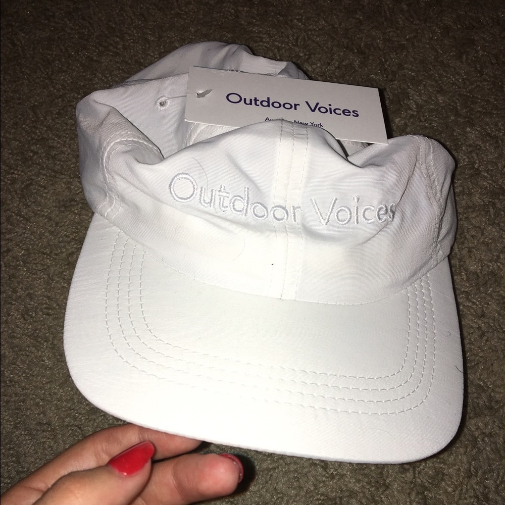 White Outdoor Voices hat NWT
