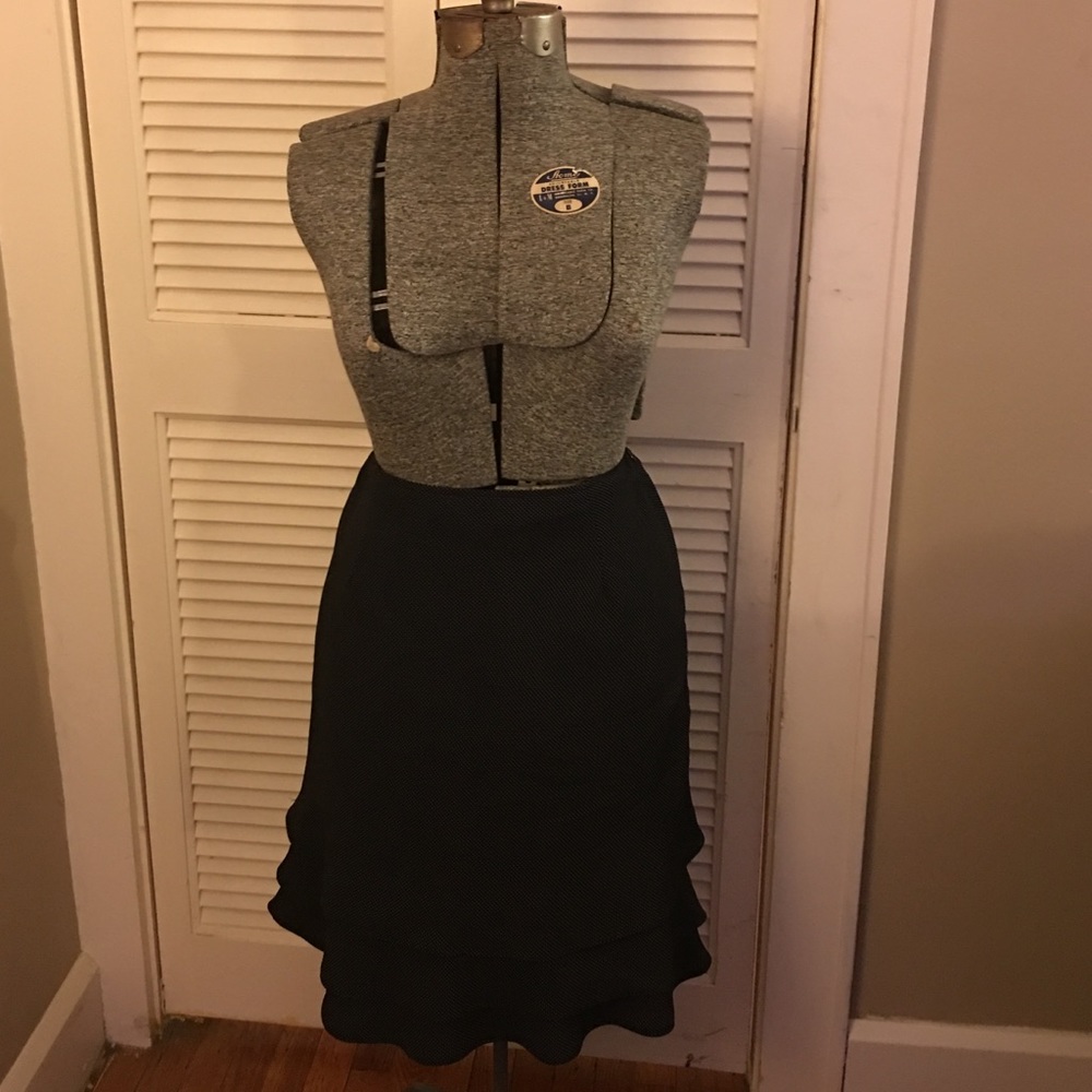 T. Garment black with polka dots 3 ruffle skirt