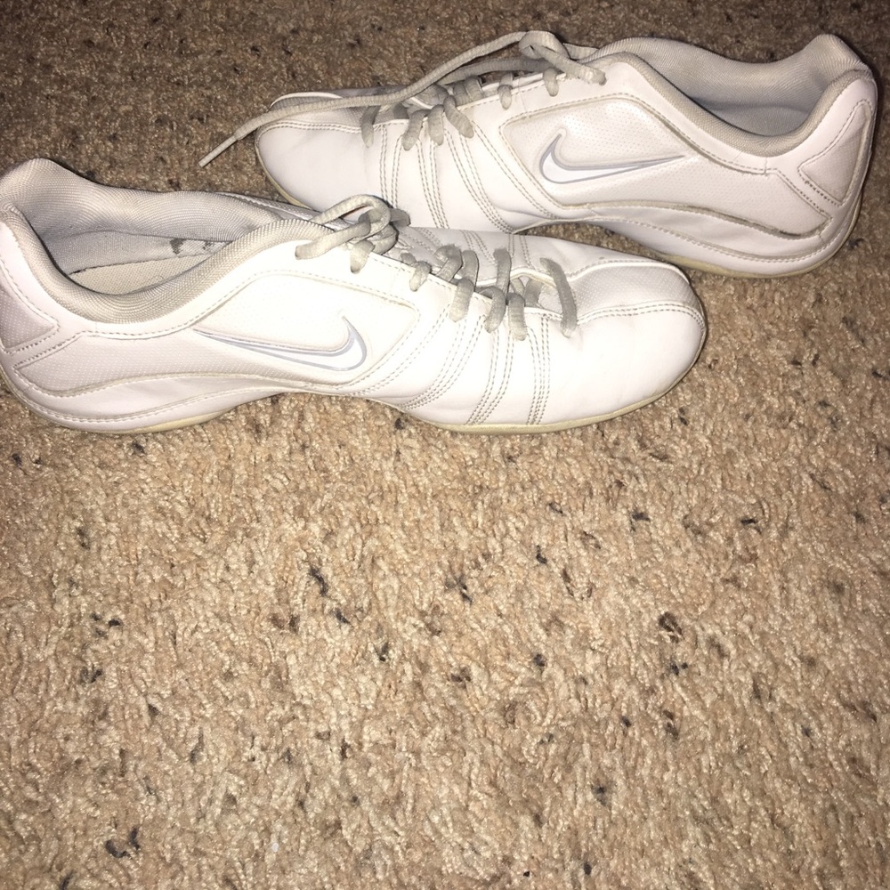 Nike cheerleading shoes!🎀💜