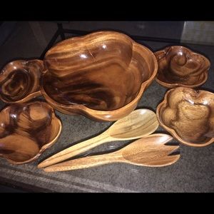 Kia Wood Salad Bowl set w/ serving Utensils