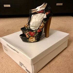 Steve Madden FANCCYY floral pumps