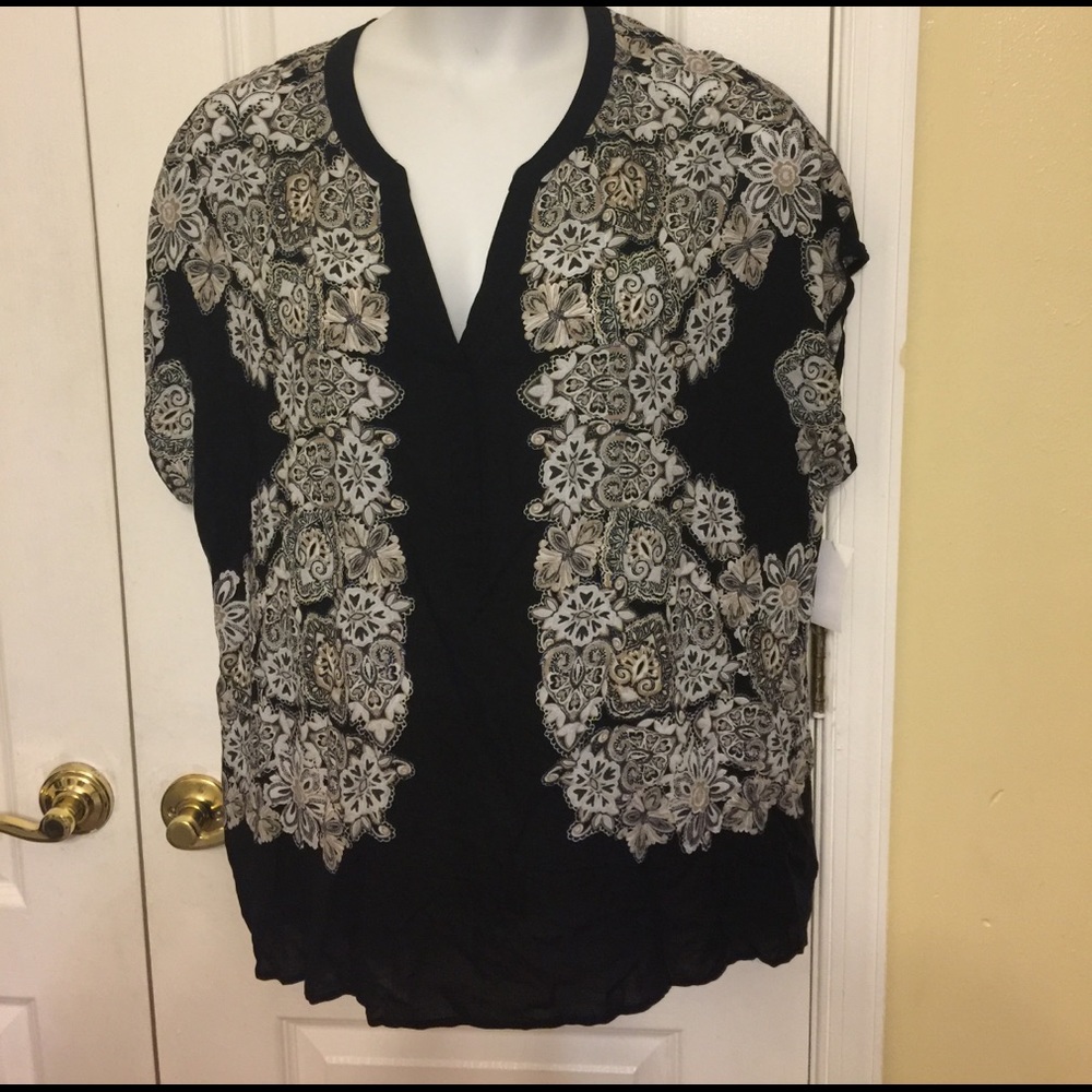 Simply Emma women's plus sleeveless floral top 2X
