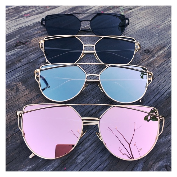 Just In- Rose Gold Mirrored Sunglasses - Picture 2 of 5