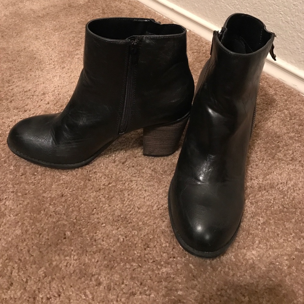 Black bootie!
