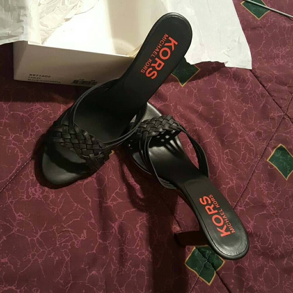 KORS Michael Kors Black Farley Size 10