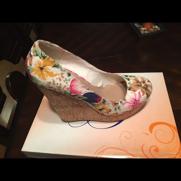 Shoes - Wedges