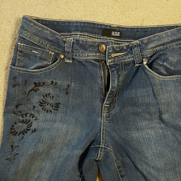 Ladies Jeans - Picture 2 of 5