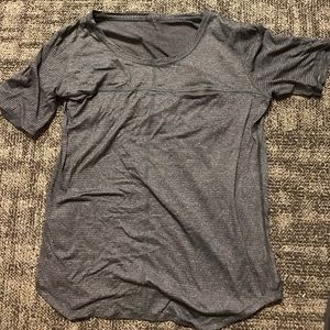 Lululemon tee
