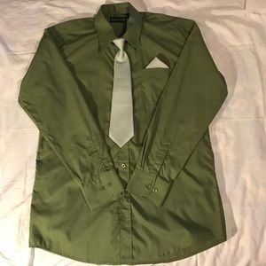 Boys dress shirt w/clip-on tie and pocket square