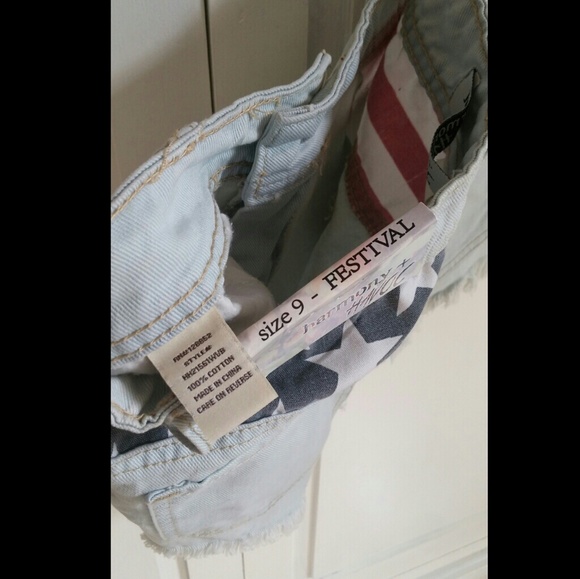Donated💕 LOWEST!!!Size 9 American woman shorts - Picture 5 of 5