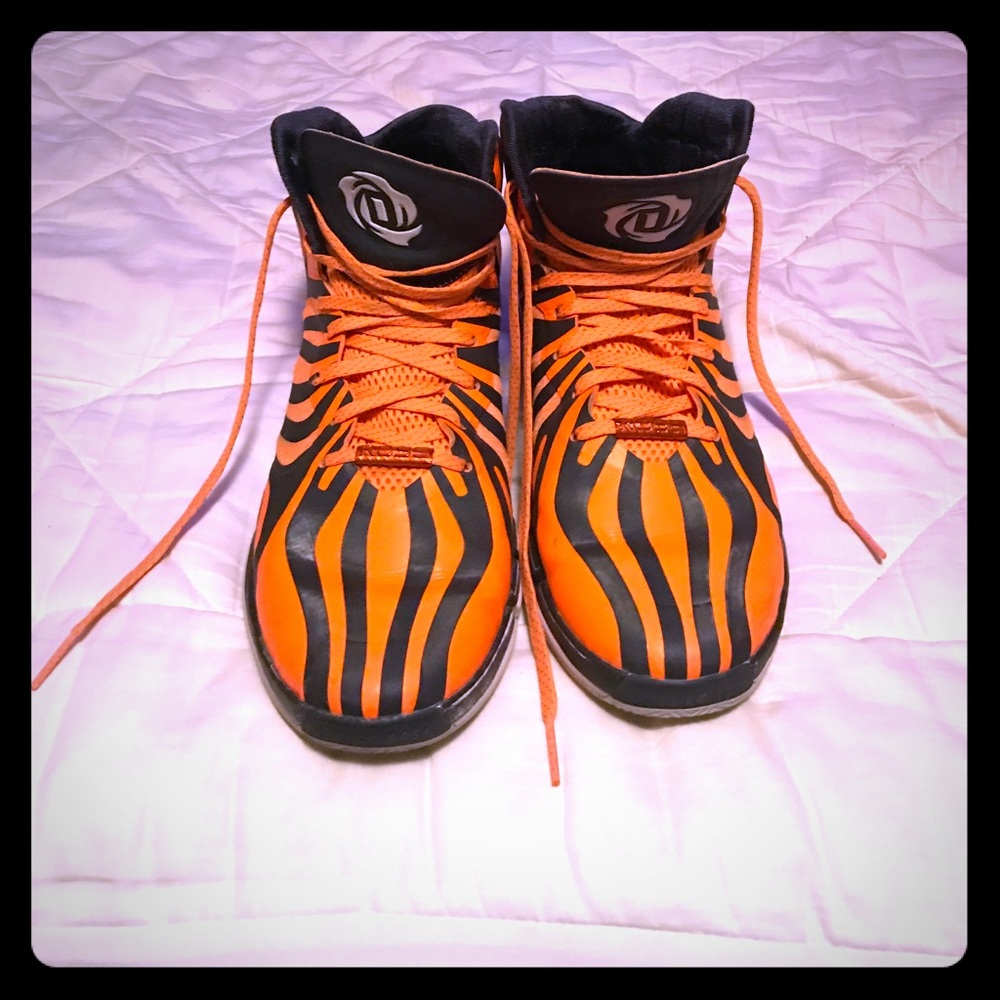 Dereck rose basketball shoes