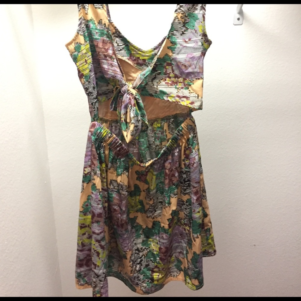 Floral tie back dress