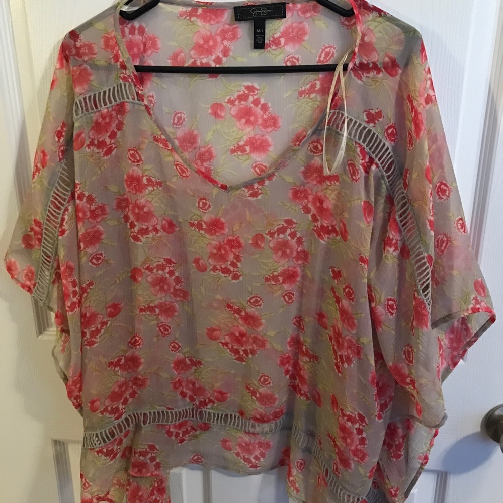 Jessica Simpson flowy top