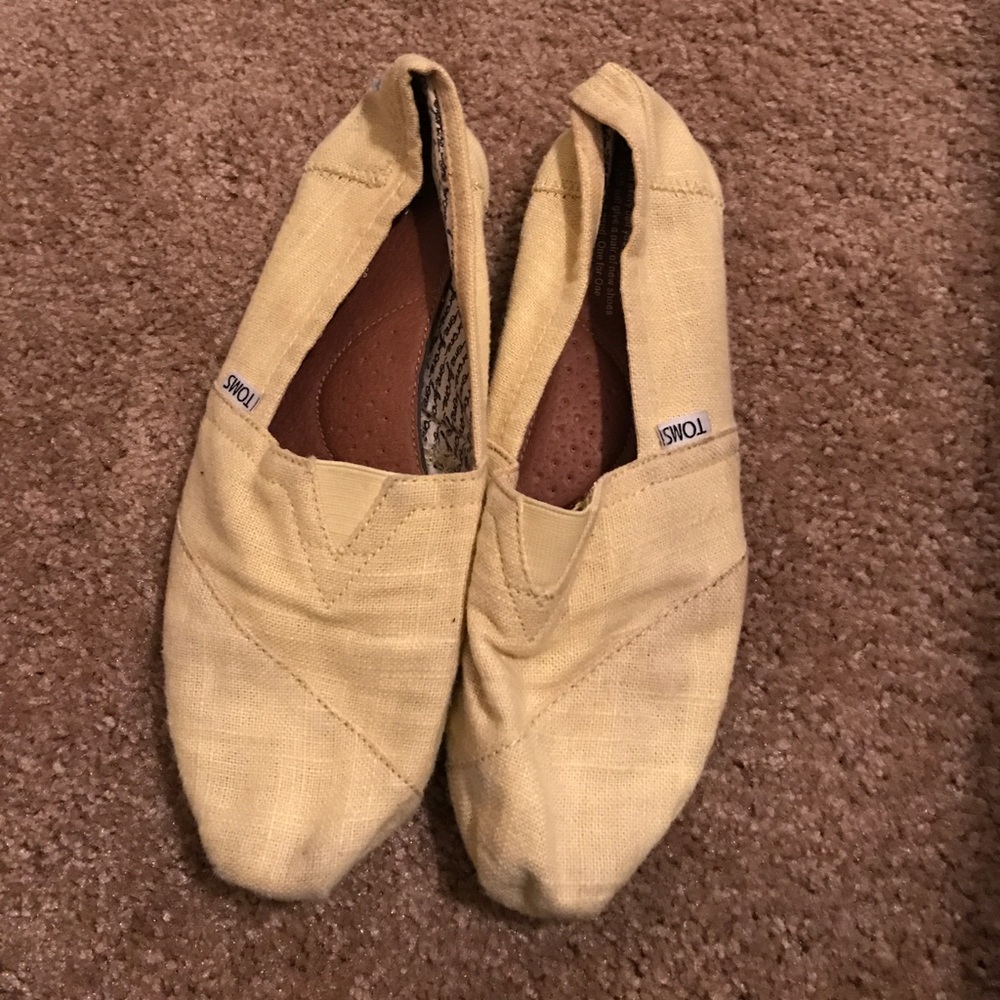 Yellow TOMS