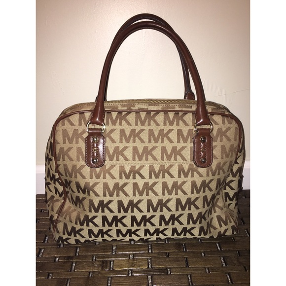 👜NWOT MICHAEL KORS MONOGRAM JAQUARD HANDBAG 👜 - Picture 4 of 5