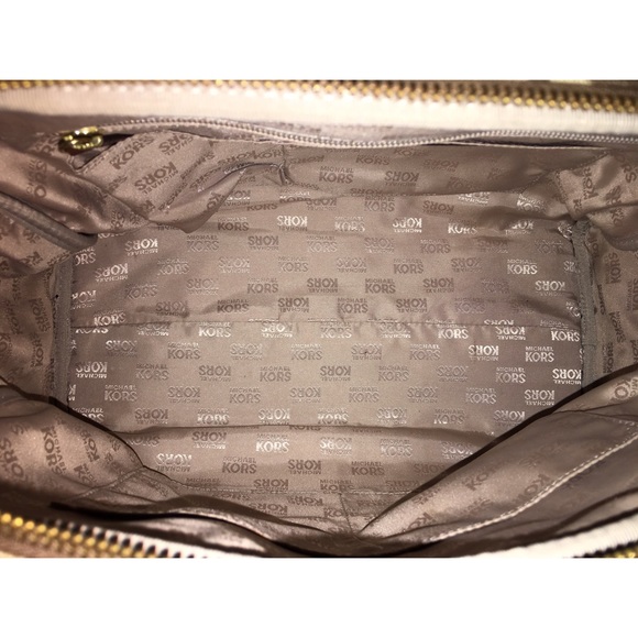 👜NWOT MICHAEL KORS MONOGRAM JAQUARD HANDBAG 👜 - Picture 5 of 5