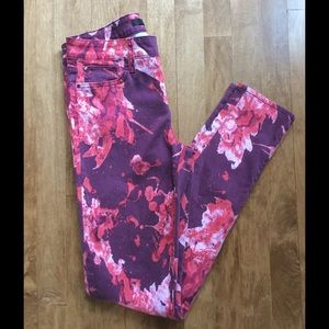 NEW no tags floral jeggings. Skinny size 28