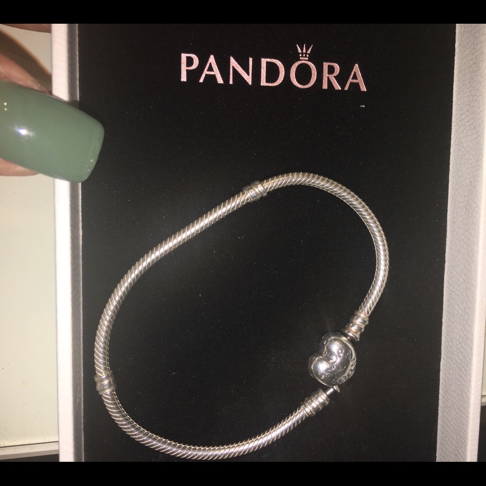 Auténtic pandora bracelet with Auténtic charms