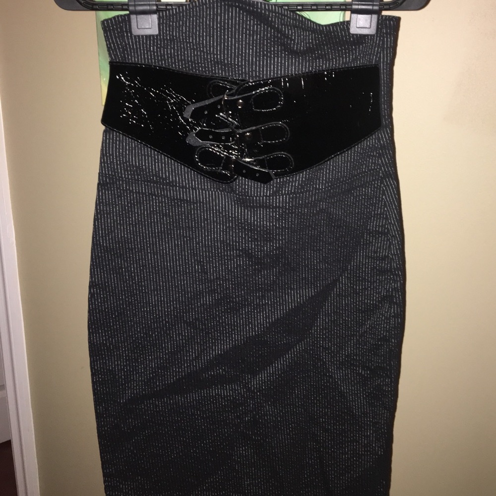 High waisted pencil skirt