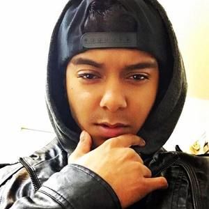 Meet your Posher, Justin