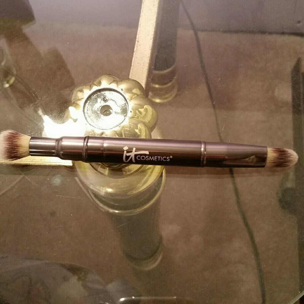 It cosmetics dual airbrush concealer brush