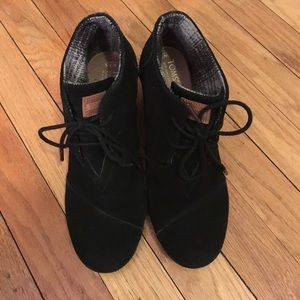 USED; wore only a few times. TOMS suede black