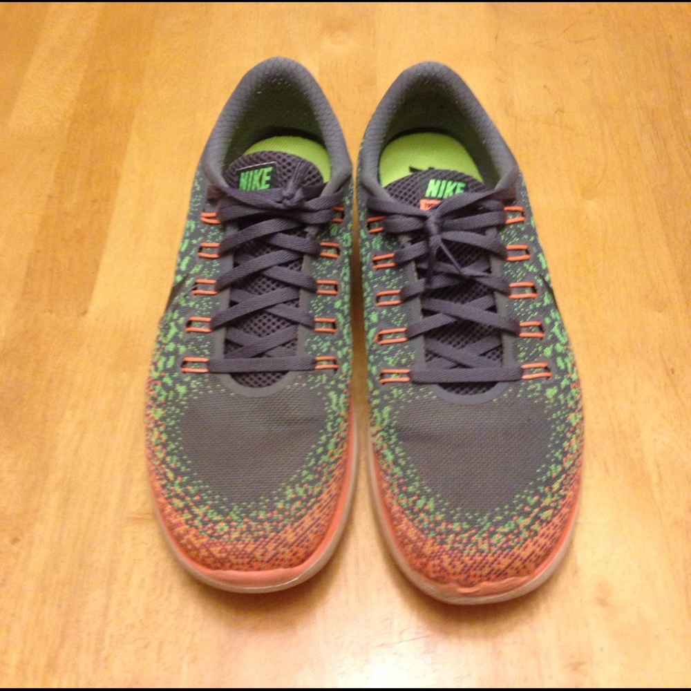 NIKE FREE RN DISTANCE