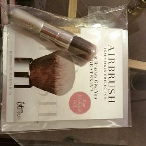 It cosmetics blurring foundation airbrush brand ne