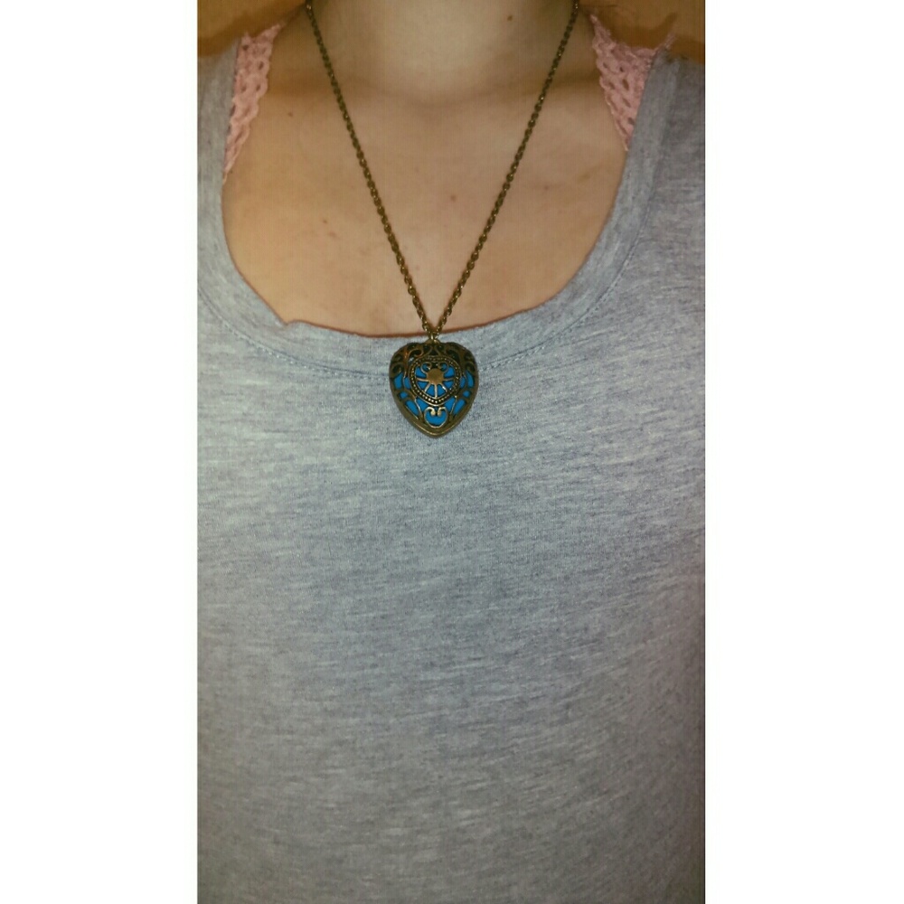 Locket/necklace
