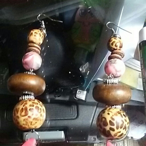 Earrings - Picture 3 of 3