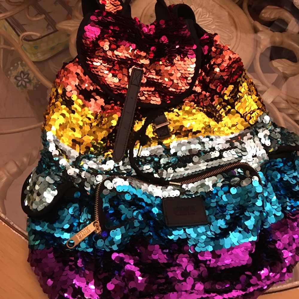 Pink sequin backpack! This is a show stopper😍