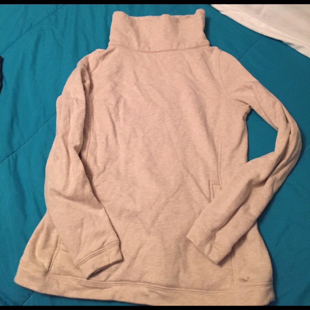 Vineyard vines sweatshirt