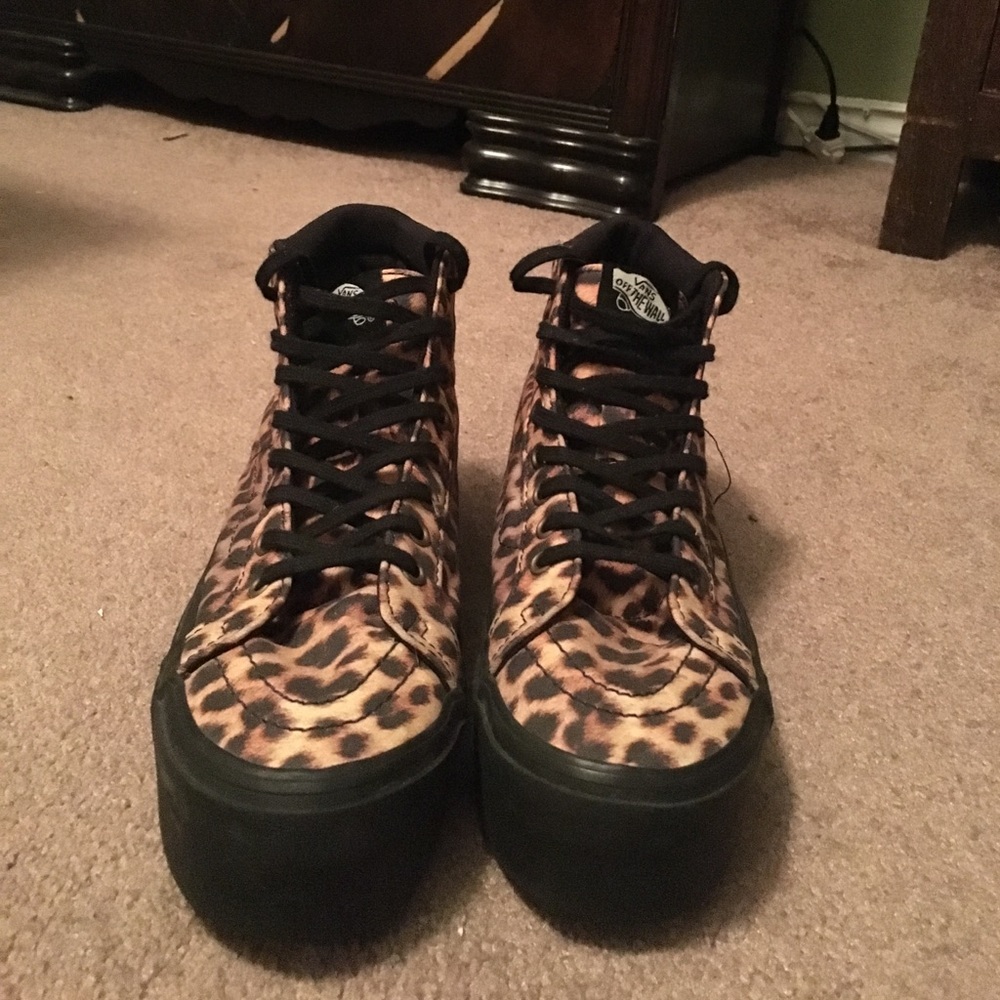 HIGHTOP CHEETAH PRINT PLATFORM VANS