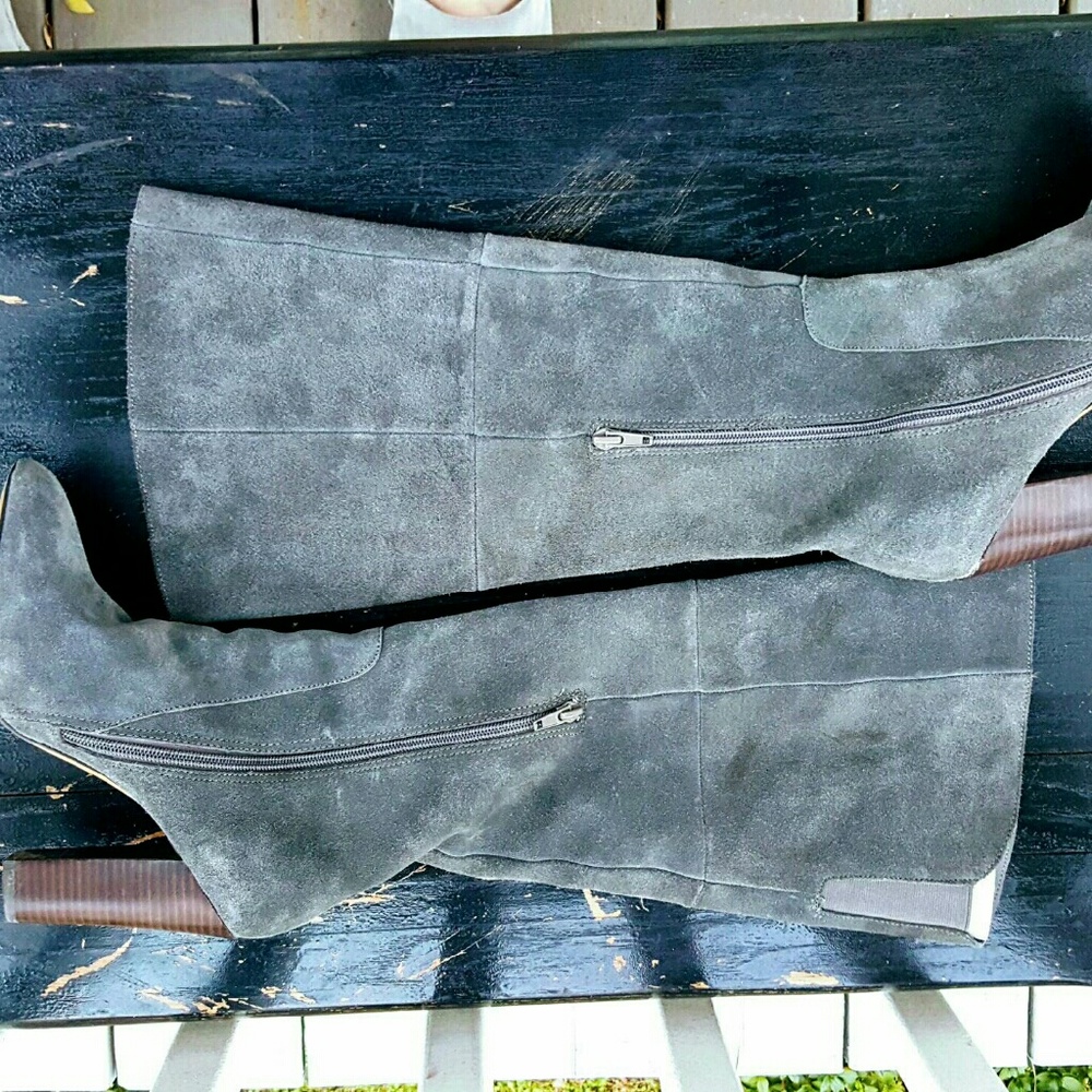 Cynthia Rowley Gray Suede Boots
