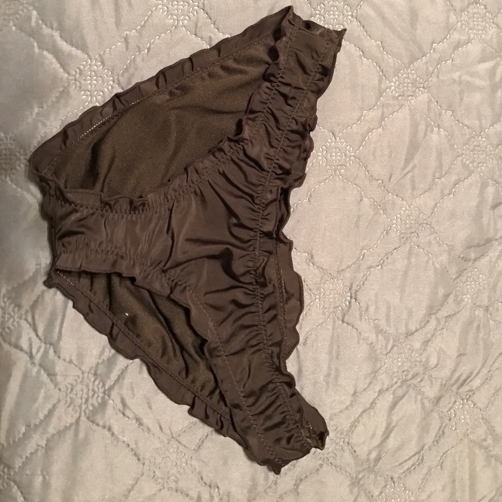 VS scrunch bottom small