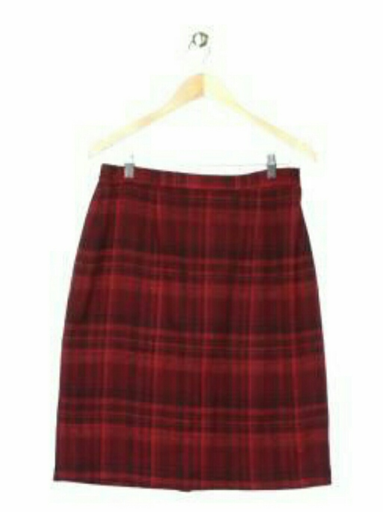 Red Plaid Sag Harbor Skirt