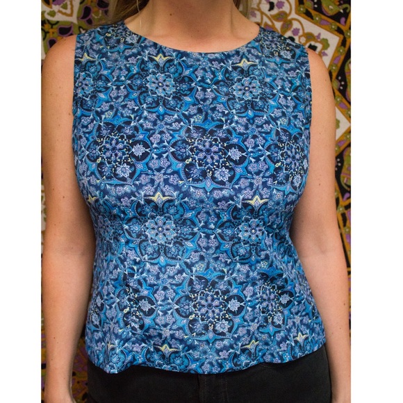 90s Vintage Floral Mandala Pattern Crop Tank  - Picture 2 of 4