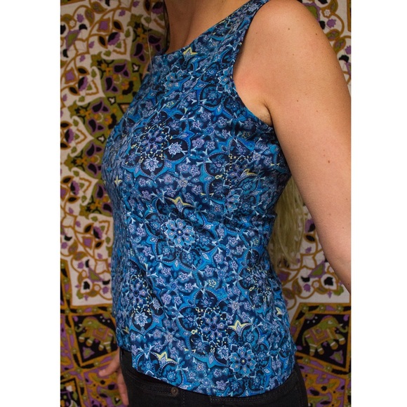 90s Vintage Floral Mandala Pattern Crop Tank  - Picture 3 of 4