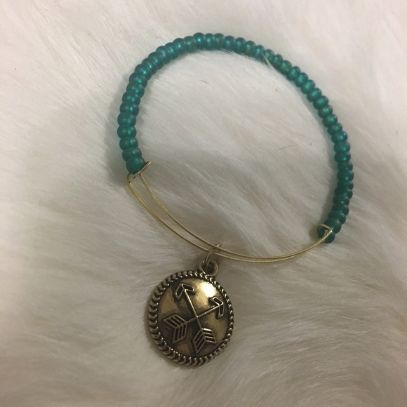 🚨PRICE DROP🚨Handmade arrow bracelet - Picture 2 of 3