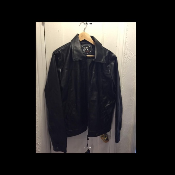 Men Jackets - Picture 3 of 3